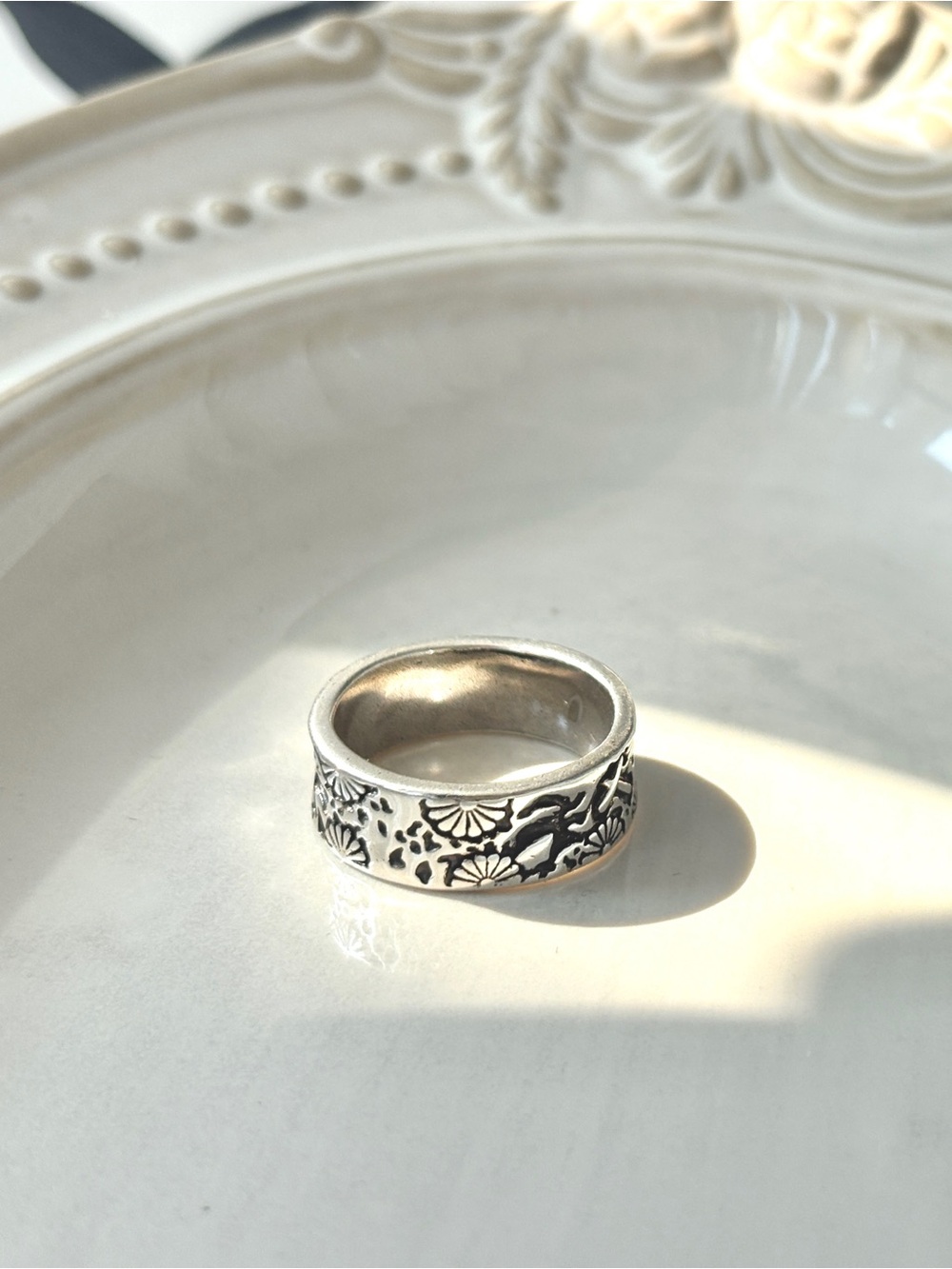 Sterling Silver Plated Floral Band Ring - Silver